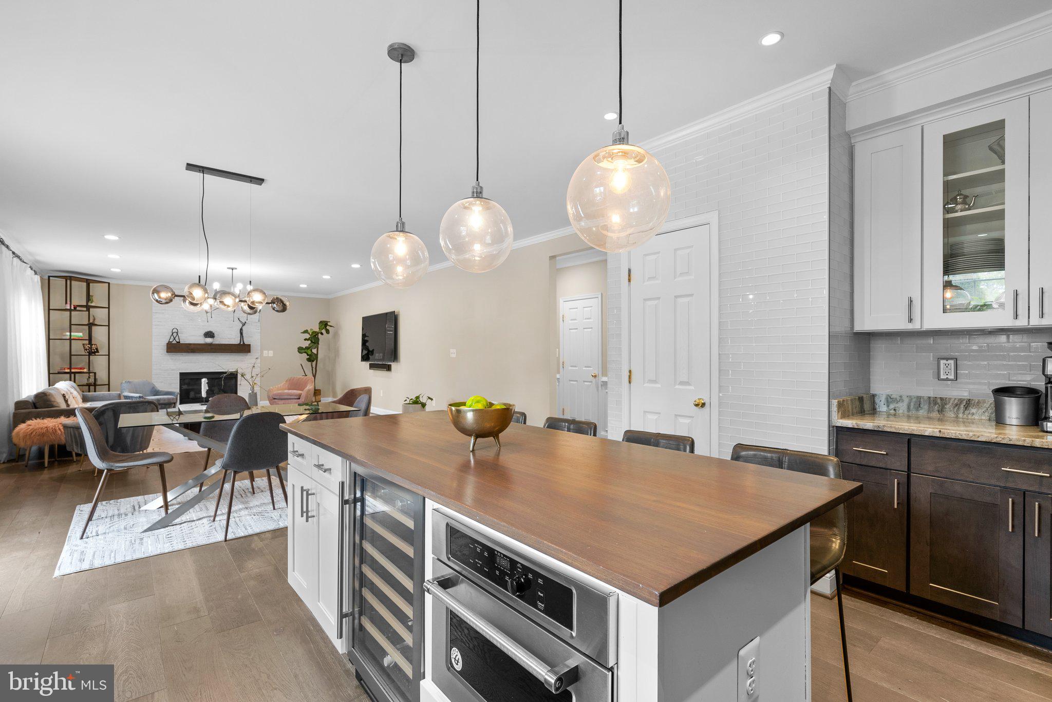 25884 Spring Farm Circle Chantilly, VA 20152 - Photo 5 of 47 Gallery Image 5