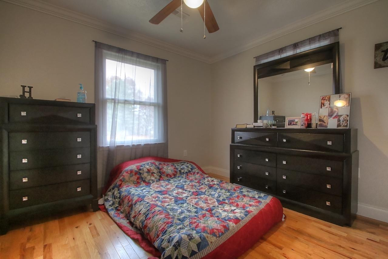 101 Ridgeway West McKee, KY 40447 - Photo 10 of 19 A lovely light filled guest room with ha