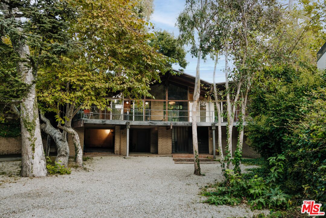 630 Hightree Road Santa Monica, CA 90402 - Photo 27 of 31