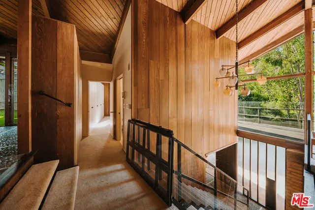 $5,950,000 | 630 Hightree Road, Santa Monica, CA 90402