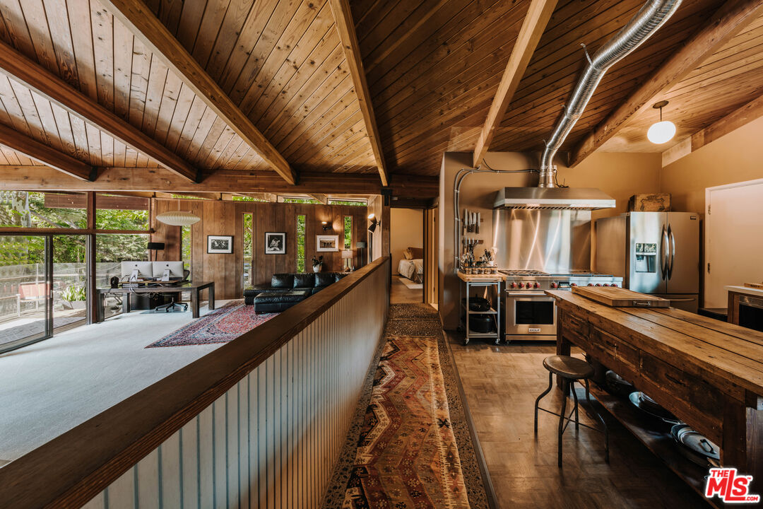 630 Hightree Road Santa Monica, CA 90402 - Photo 5 of 31