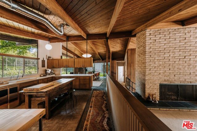 $5,950,000 | 630 Hightree Road, Santa Monica, CA 90402