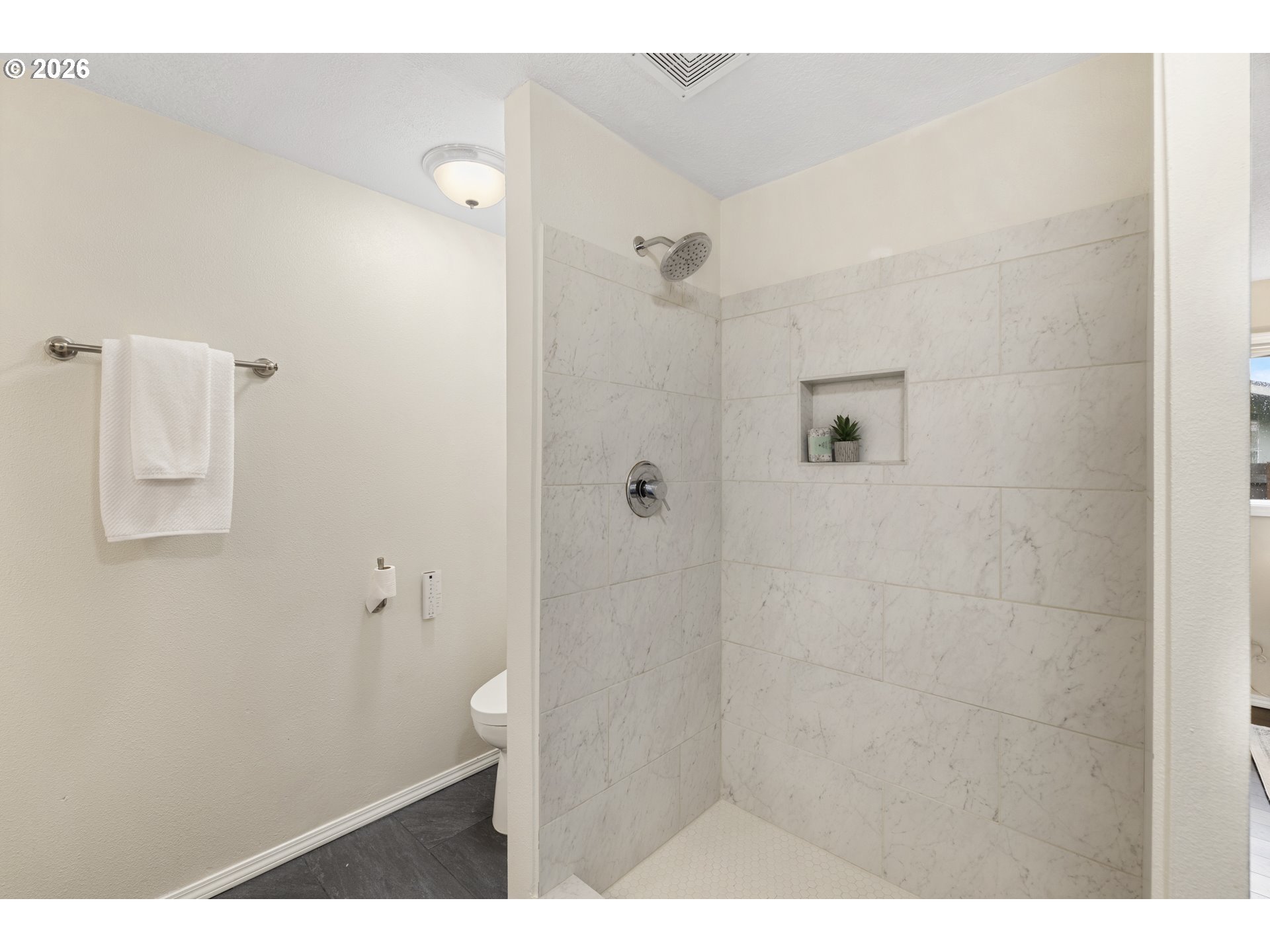 11051 Southeast Mather Road Clackamas, OR 97015 - Photo 16 of 27 Owner's Suite Bathroom