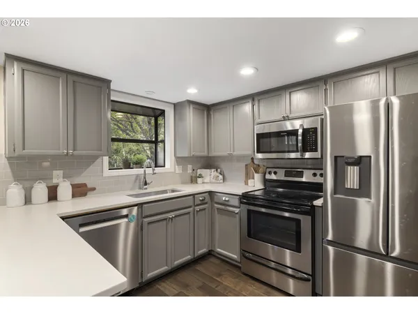 $525,000 | 11051 Southeast Mather Road, Clackamas, OR 97015