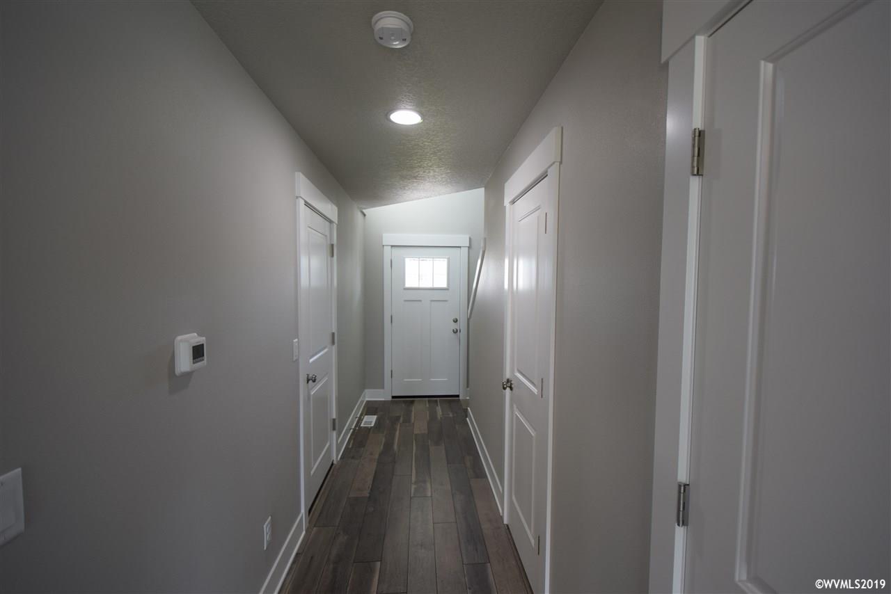 246 Southeast Dimick Street Dallas, OR 97338 - Photo 4 of 28