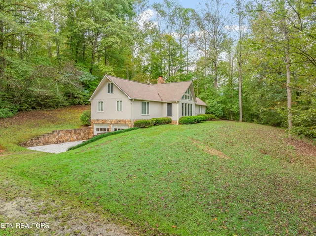 $529,900 | 4969 Back Valley Road, Speedwell, TN 37870