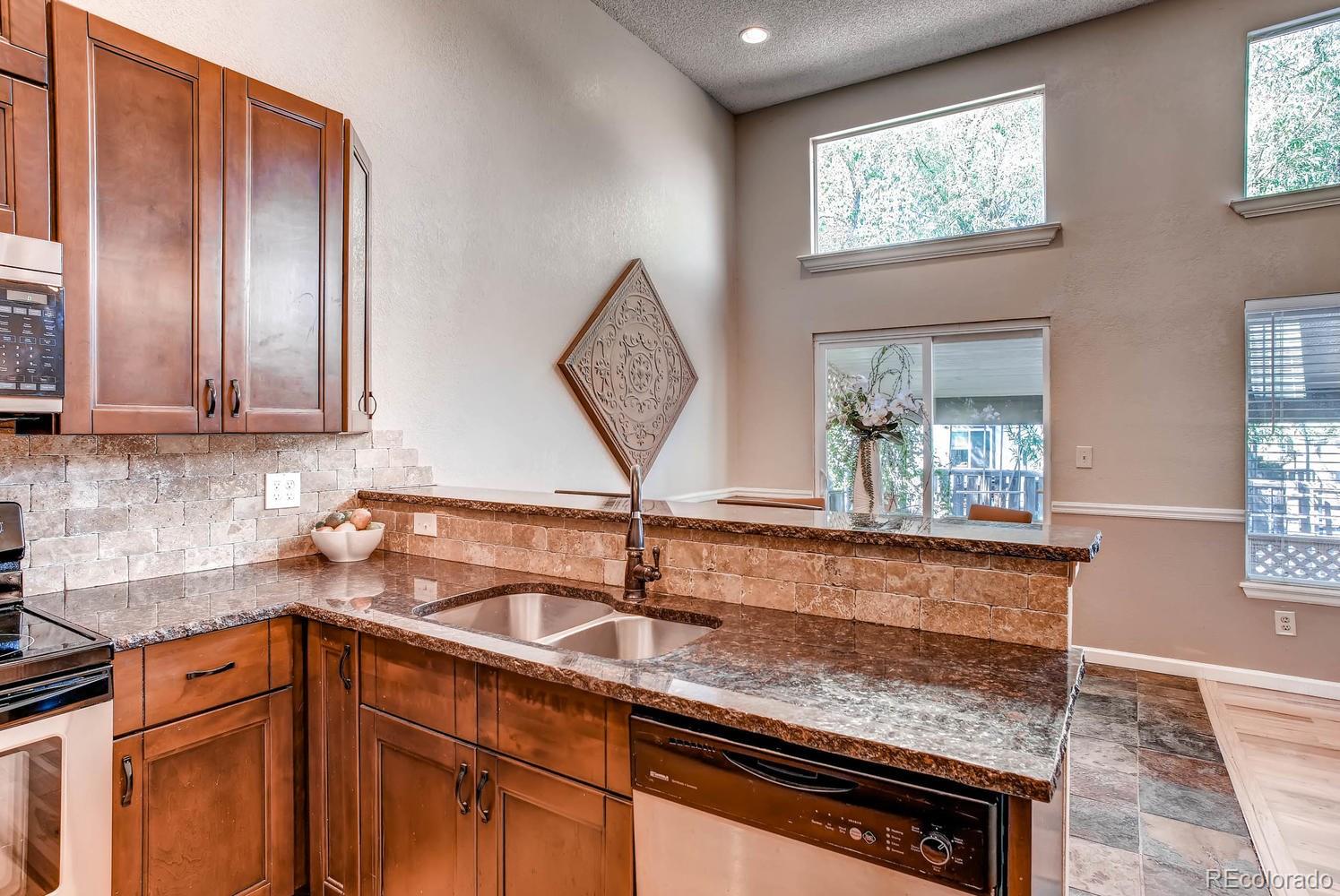 9165 Bell Flower Way Highlands Ranch, CO 80126 - Photo 11 of 28 Gallery Image 11