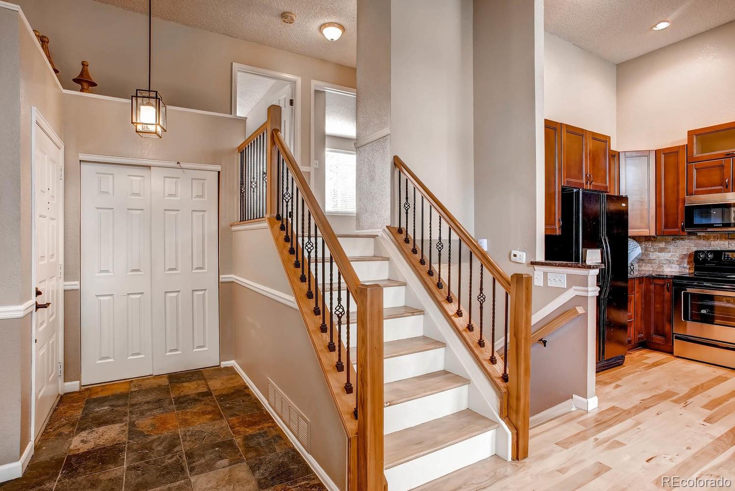 9165 Bell Flower Way Highlands Ranch, CO 80126 - Photo 4 of 28 Gallery Image 4