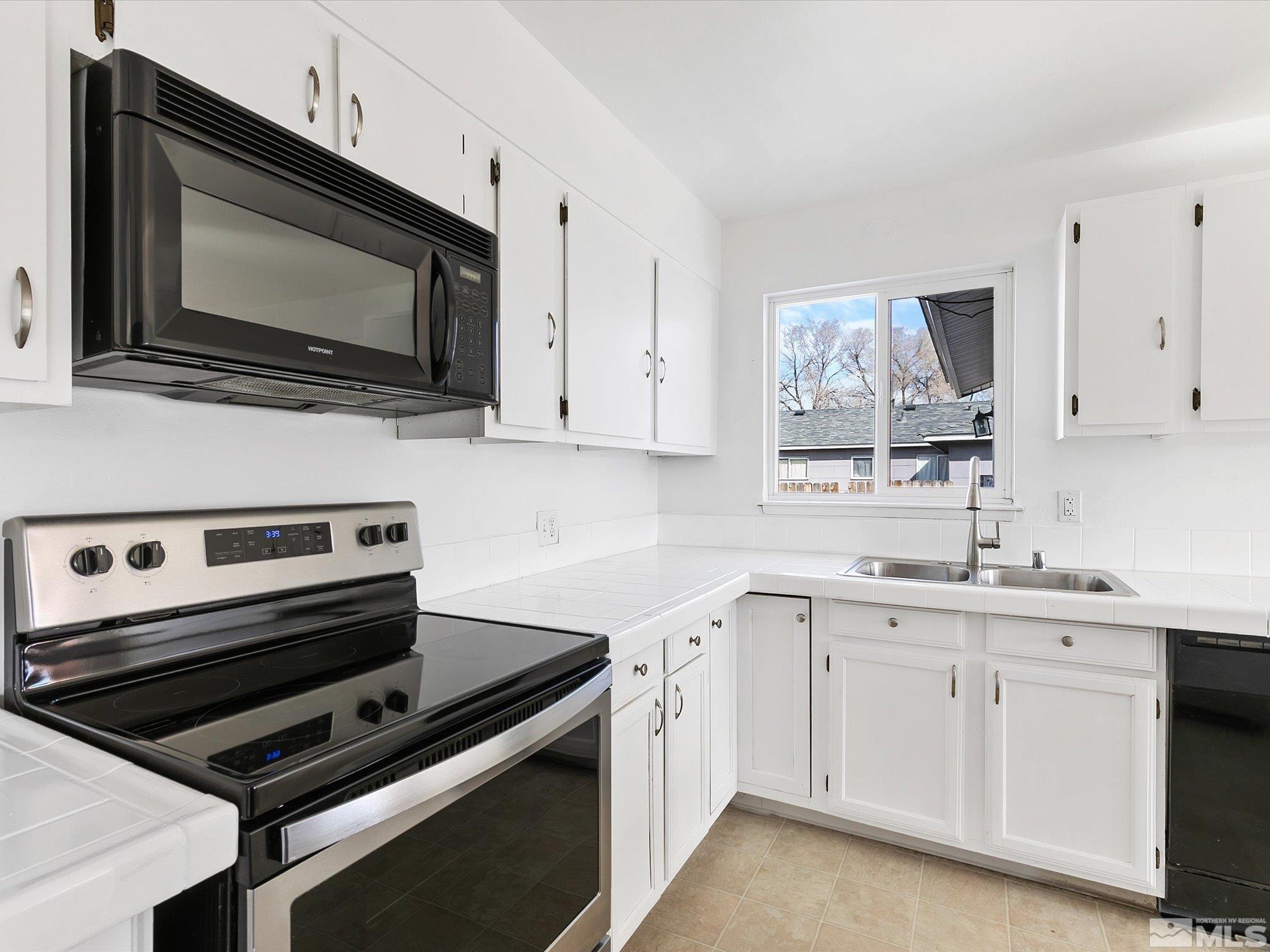 1385 Trainer Way Reno, NV 89512 - Photo 8 of 22 Photo 8