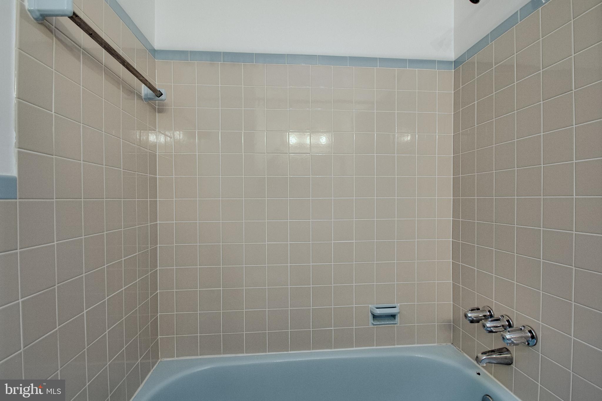 6329 Foxhill Road Philadelphia, PA 19120 - Photo 13 of 17 Gallery Image 13