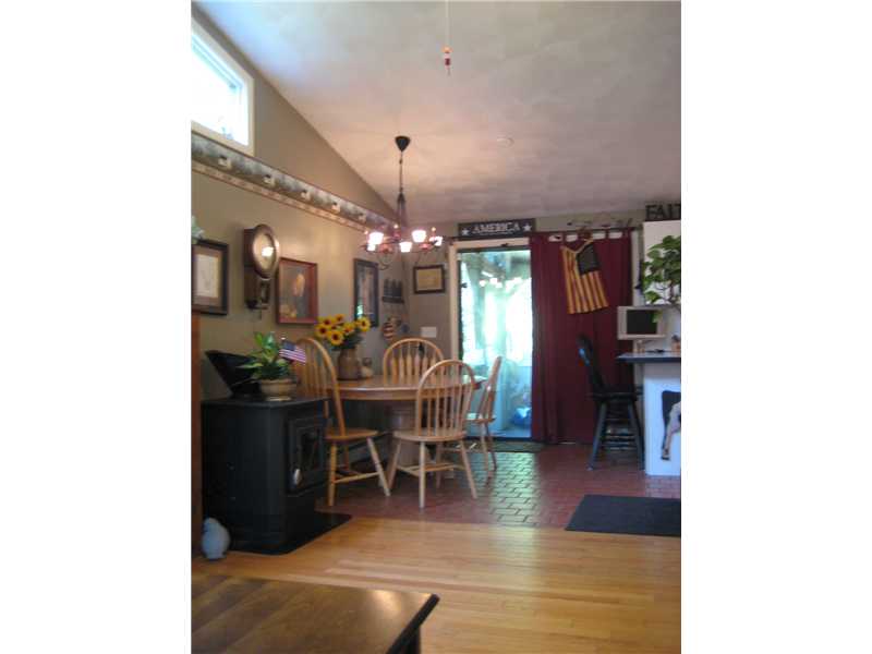 78 Franklin Road Coventry, RI 02816 - Photo 8 of 13 Dining Area.