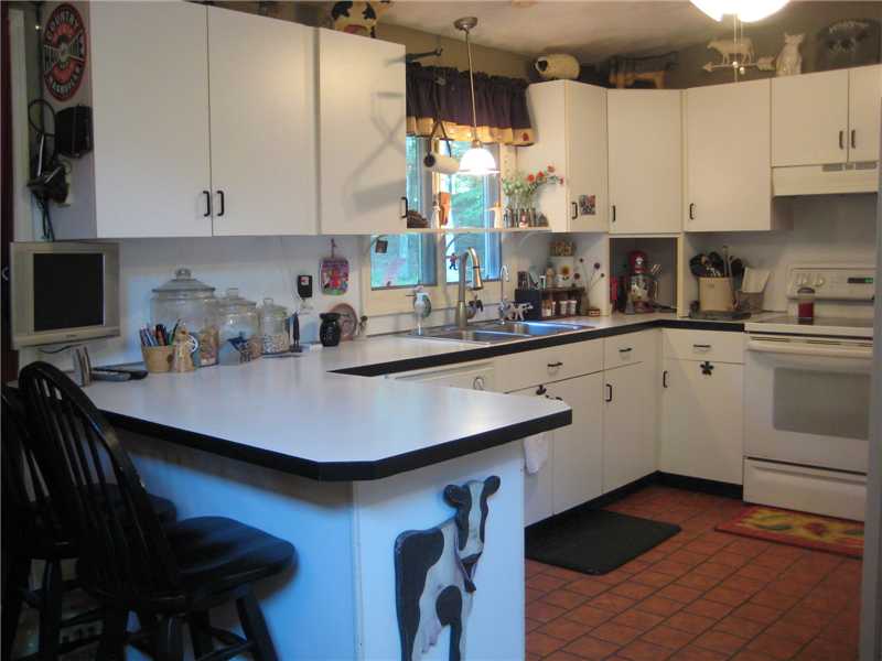 78 Franklin Road Coventry, RI 02816 - Photo 9 of 13 Kitchen.