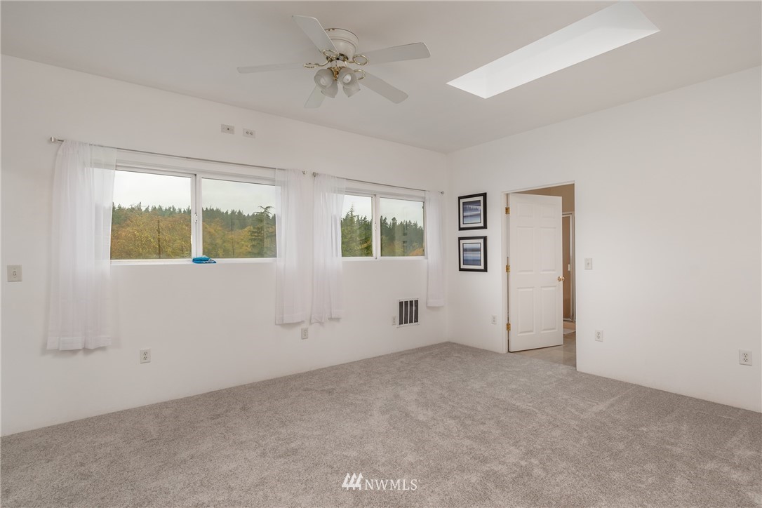 3023 Green Road Oak Harbor, WA 98277 - Photo 12 of 39 Gallery Image 12