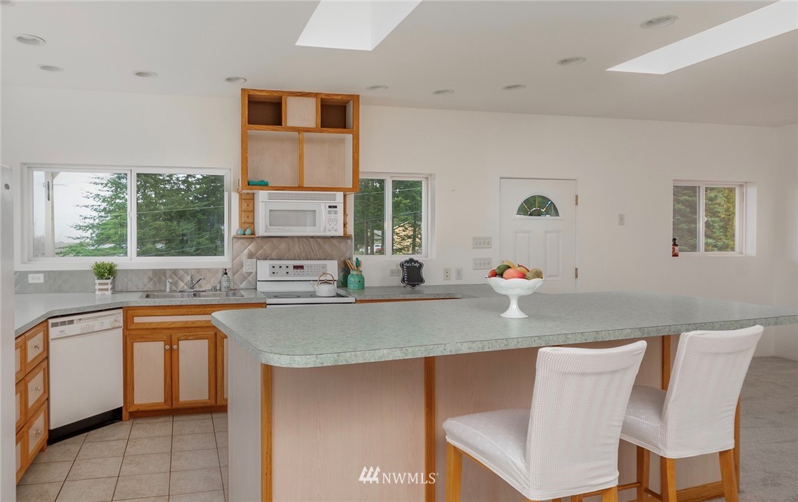 3023 Green Road Oak Harbor, WA 98277 - Photo 6 of 39 Gallery Image 6