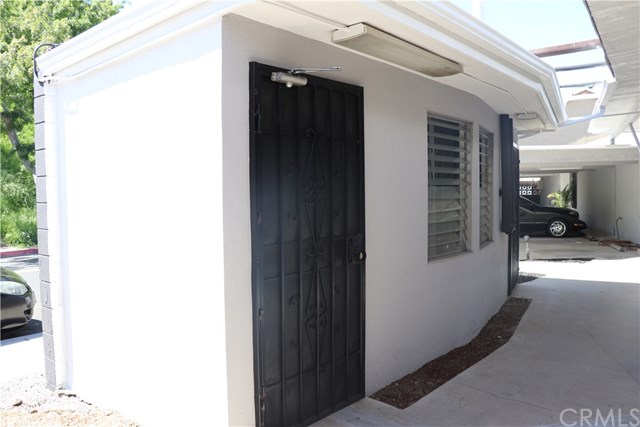 4431 Don Ricardo Drive, Unit 23 Baldwin Hills, CA 90008 - Photo 18 of 20 Laundry room