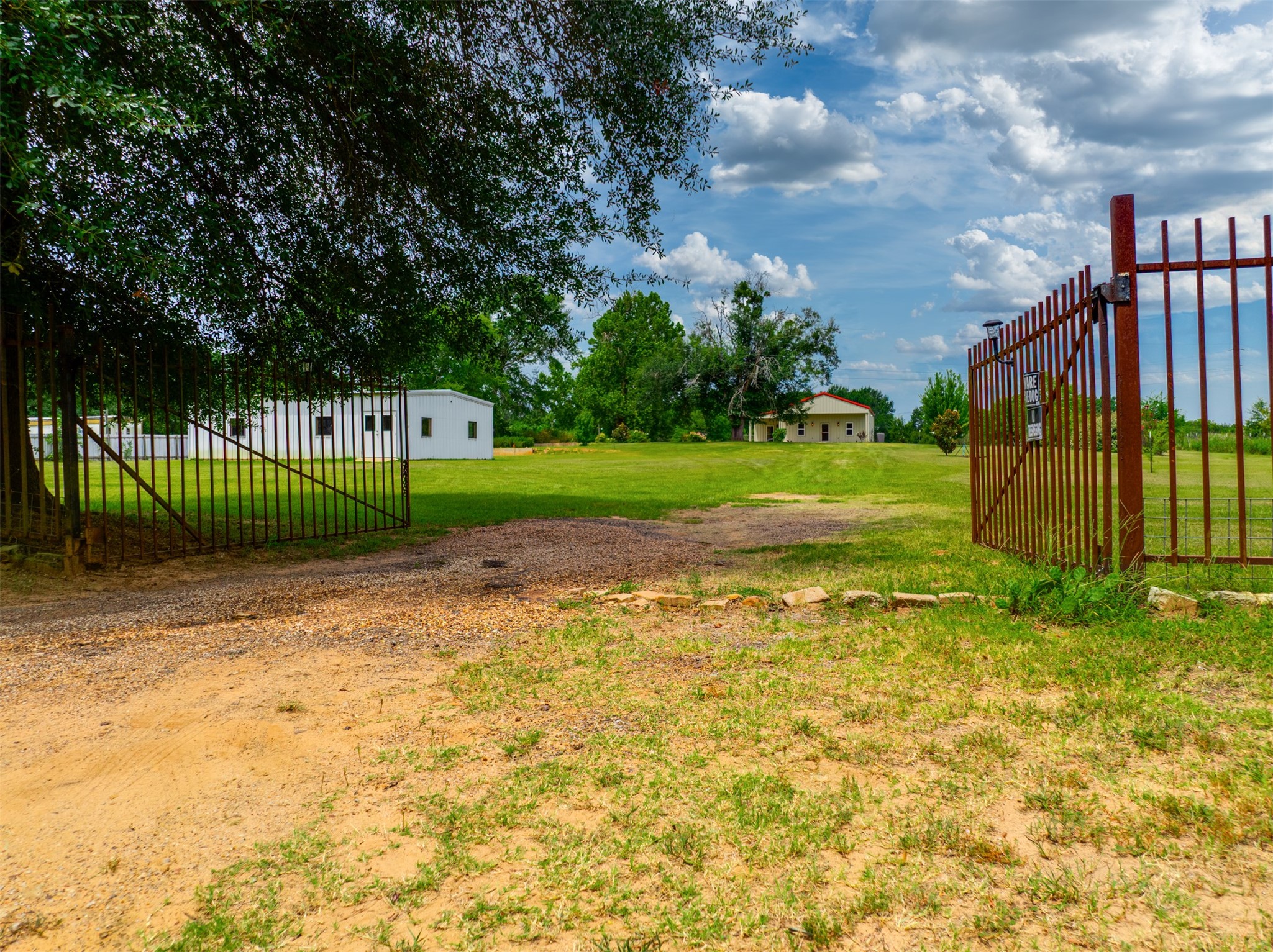 531 County Road 3501 Cuney, TX 75759 - Photo 3 of 30 Iron gate for privacy