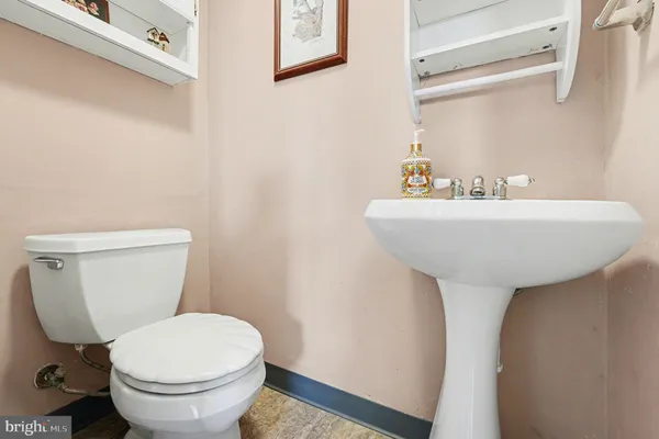 $495,000 | 256 Woodlawn Drive, Lansdale, PA 19446