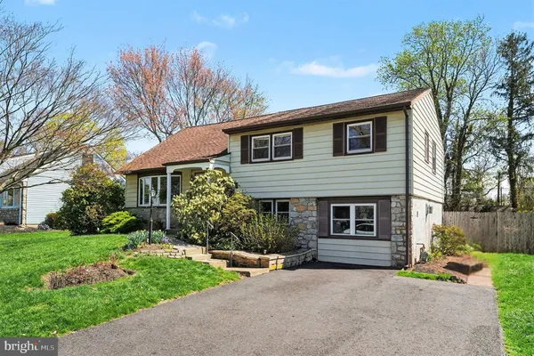 $495,000 | 256 Woodlawn Drive, Lansdale, PA 19446