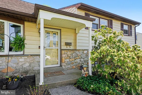 $495,000 | 256 Woodlawn Drive, Lansdale, PA 19446