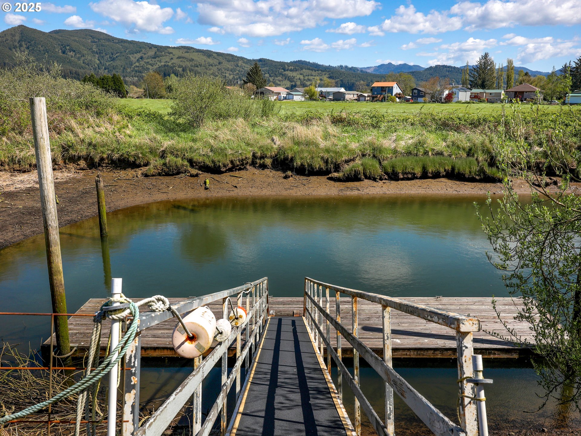 38085 Island Drive Nehalem, OR 97131 - Photo 11 of 41