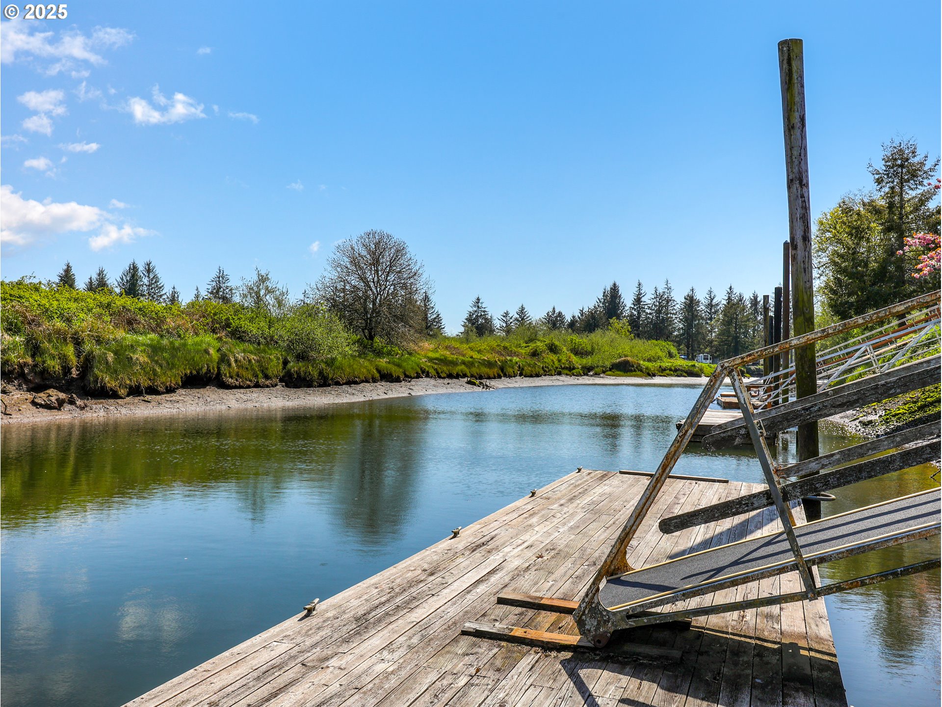 38085 Island Drive Nehalem, OR 97131 - Photo 12 of 41