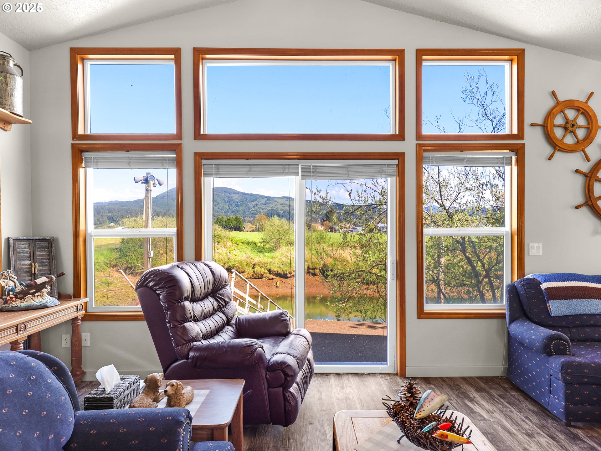 38085 Island Drive Nehalem, OR 97131 - Photo 7 of 41