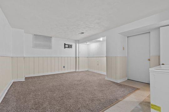 2050 Township Road Monroeville, PA 15146 - Photo 21 of 25 a view of an empty room