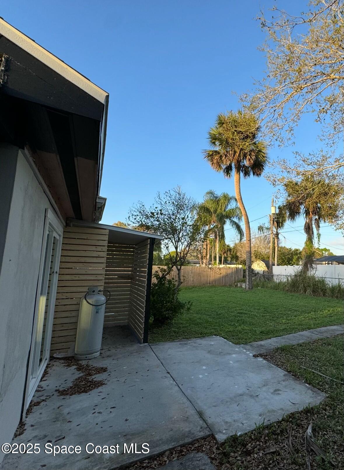 2415 Dairy Road Melbourne, FL 32901 - Photo 2 of 13 Backyard