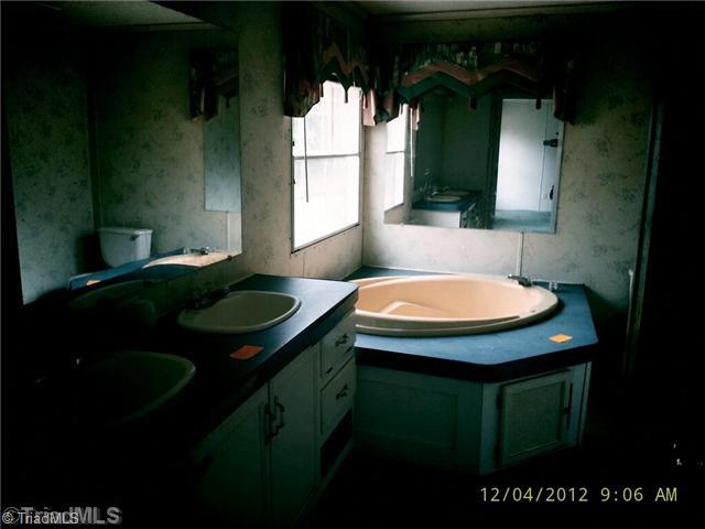 924 Shaw Road Elon, NC 27244 - Photo 4 of 5 Master Bath/Spa.