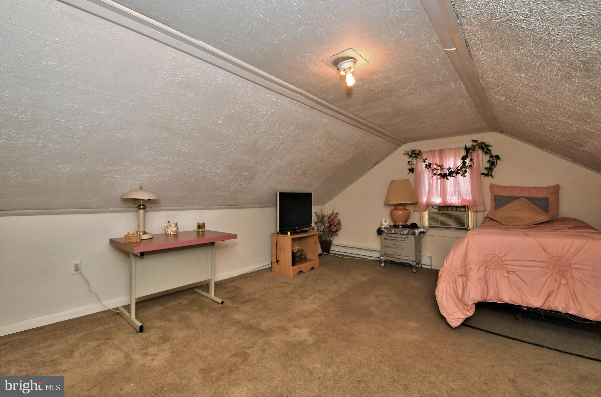 1805 State Rd. Croydon, PA 19021 - Photo 19 of 32 Third bedroom , upper level