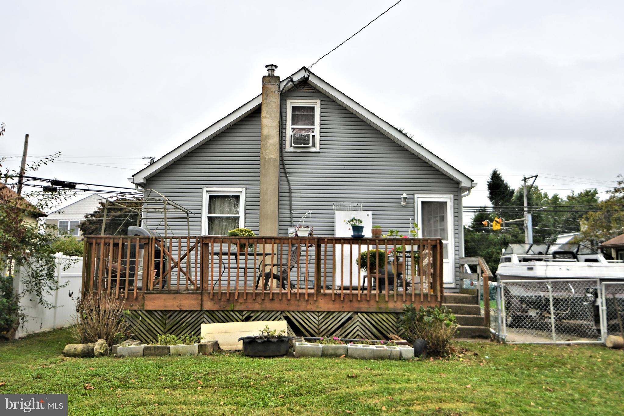 1805 State Rd. Croydon, PA 19021 - Photo 28 of 32 deck