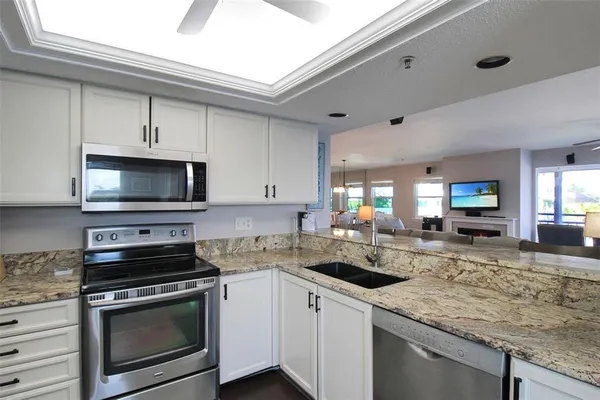$9,500 | 1389 Siesta Bayside Drive, Unit 1389F, Sarasota, FL 34242