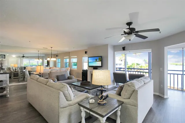 $9,500 | 1389 Siesta Bayside Drive, Unit 1389F, Sarasota, FL 34242