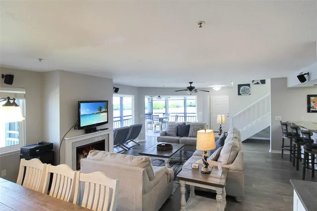 $9,500 | 1389 Siesta Bayside Drive, Unit 1389F, Sarasota, FL 34242