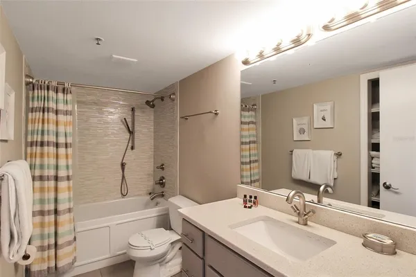 $9,500 | 1389 Siesta Bayside Drive, Unit 1389F, Sarasota, FL 34242