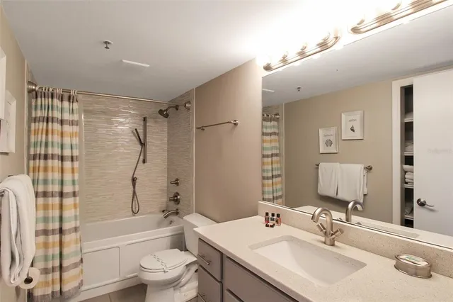 $9,500 | 1389 Siesta Bayside Drive, Unit 1389F, Sarasota, FL 34242