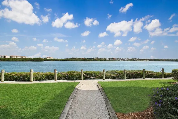 $9,500 | 1389 Siesta Bayside Drive, Unit 1389F, Sarasota, FL 34242