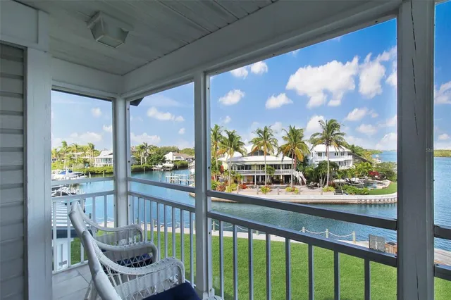 $9,500 | 1389 Siesta Bayside Drive, Unit 1389F, Sarasota, FL 34242