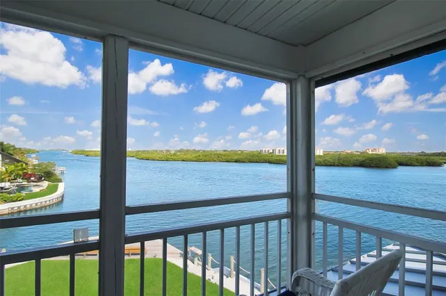 $9,500 | 1389 Siesta Bayside Drive, Unit 1389F, Sarasota, FL 34242