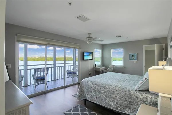 $9,500 | 1389 Siesta Bayside Drive, Unit 1389F, Sarasota, FL 34242