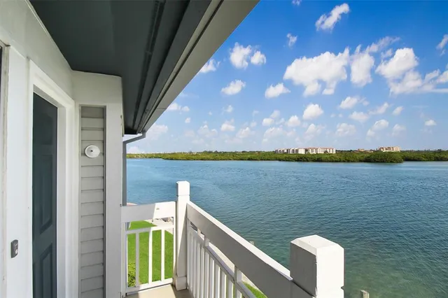 $9,500 | 1389 Siesta Bayside Drive, Unit 1389F, Sarasota, FL 34242