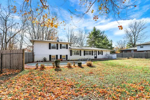 $250,000 | 2706 Lakewood Drive North, Carmel, IN 46033