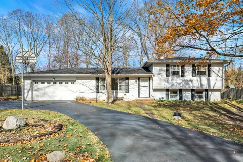 $250,000 | 2706 Lakewood Drive North, Carmel, IN 46033