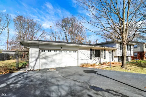 $250,000 | 2706 Lakewood Drive North, Carmel, IN 46033