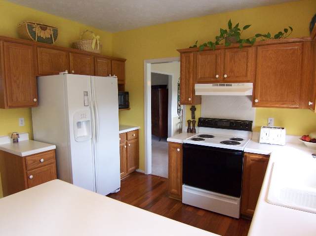 5412 North Rothmere Drive Peoria, IL 61615 - Photo 3 of 8 Gallery Image 3