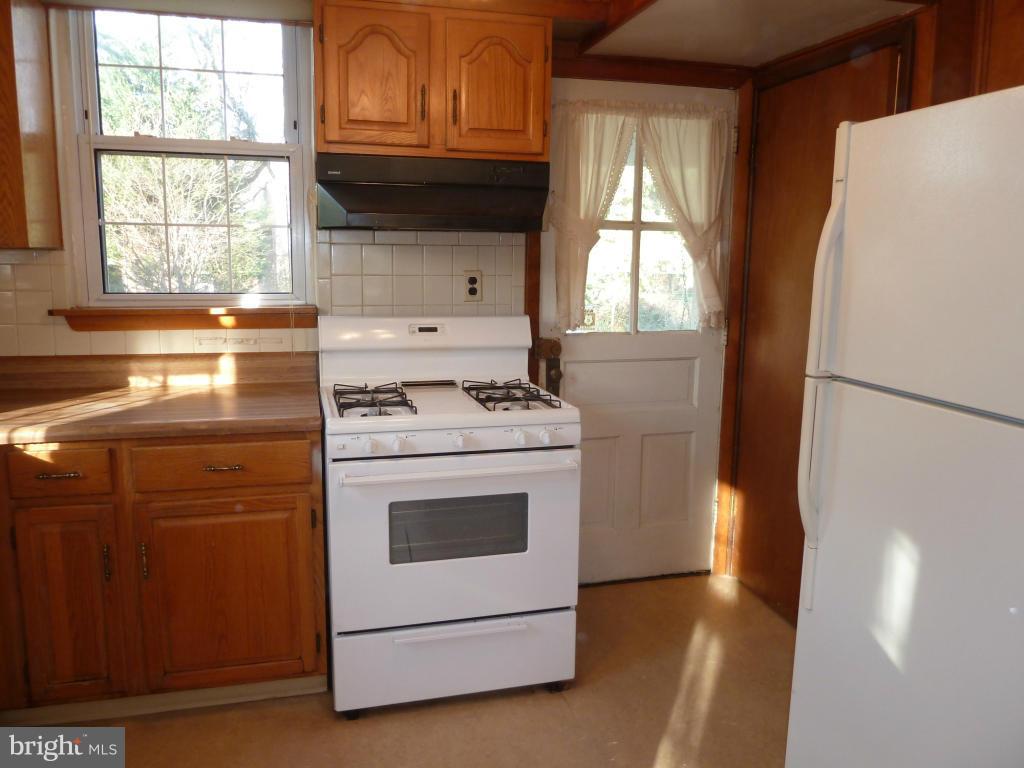 1809 Brisbane Street Silver Spring, MD 20902 - Photo 17 of 27 Kitchen