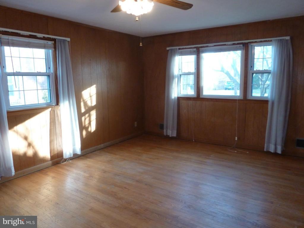 1809 Brisbane Street Silver Spring, MD 20902 - Photo 19 of 27 Family Room