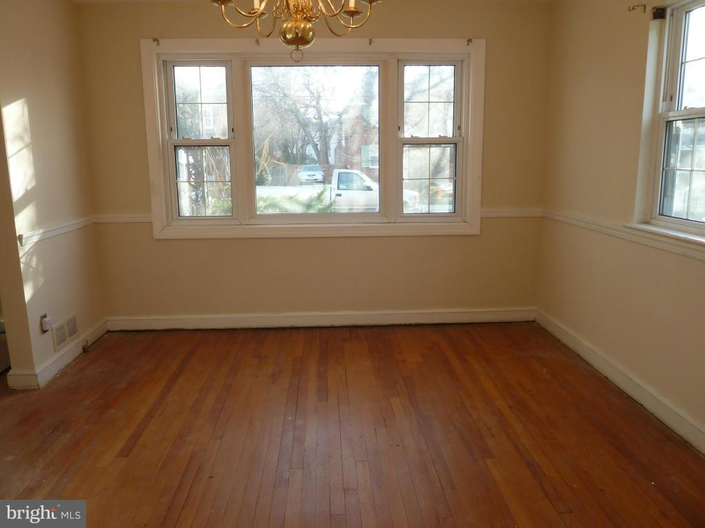 1809 Brisbane Street Silver Spring, MD 20902 - Photo 10 of 27 Dining Room