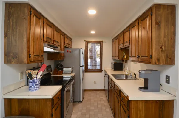 $499,900 | 608 Otter Road, Grantham, NH 03753