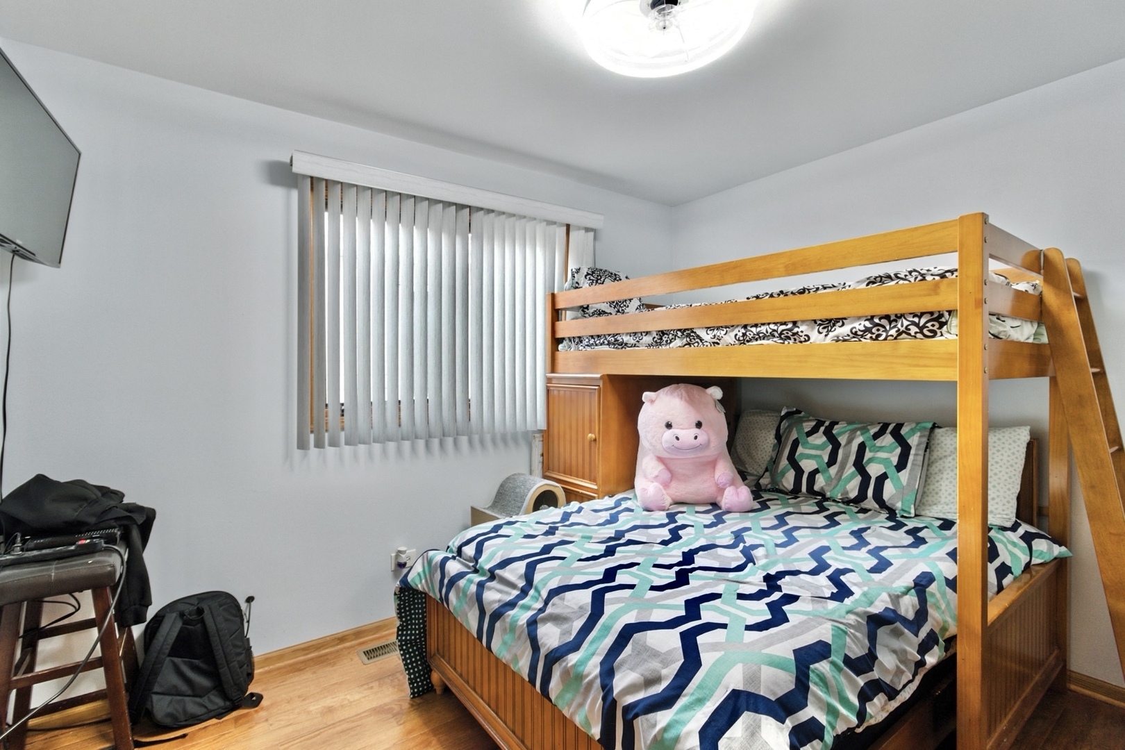7051 West 64th Place Chicago, IL 60638 - Photo 8 of 23